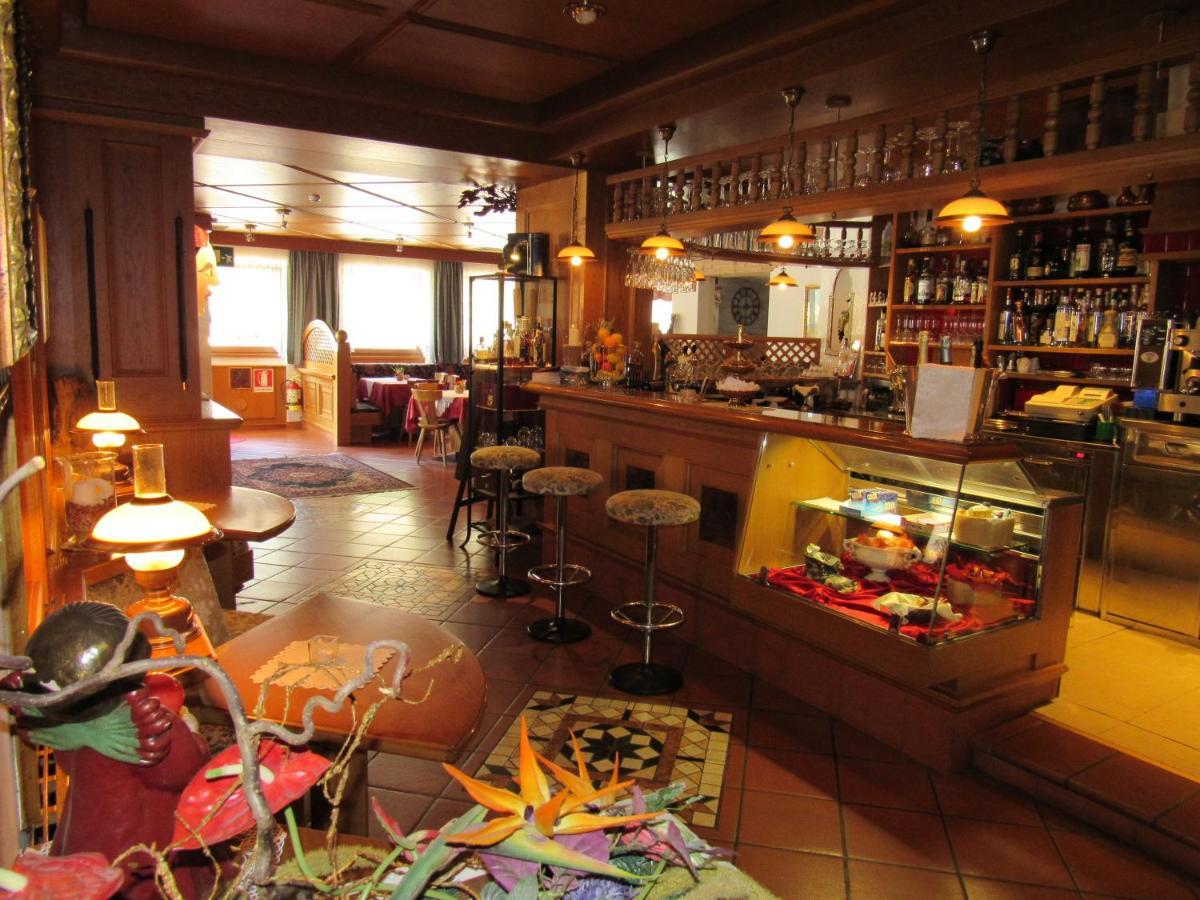 Park Hotel Arnica Фалкаде Екстериор снимка
