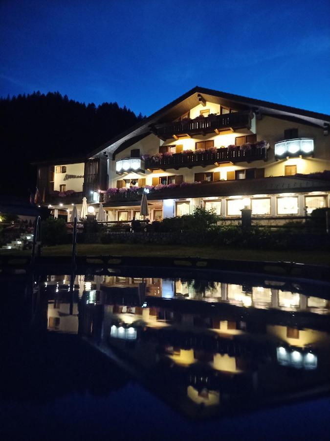Park Hotel Arnica Фалкаде Екстериор снимка