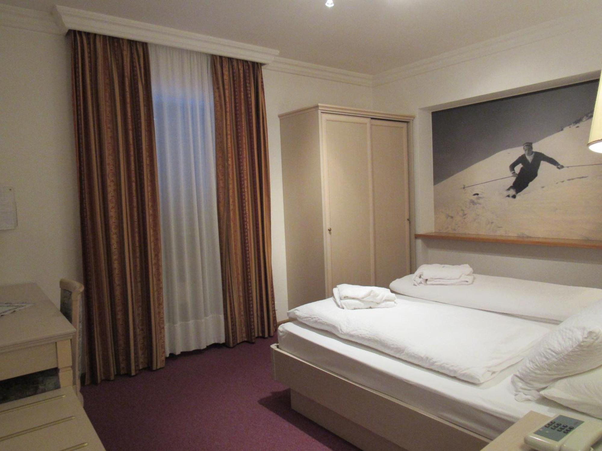 Park Hotel Arnica Фалкаде Екстериор снимка