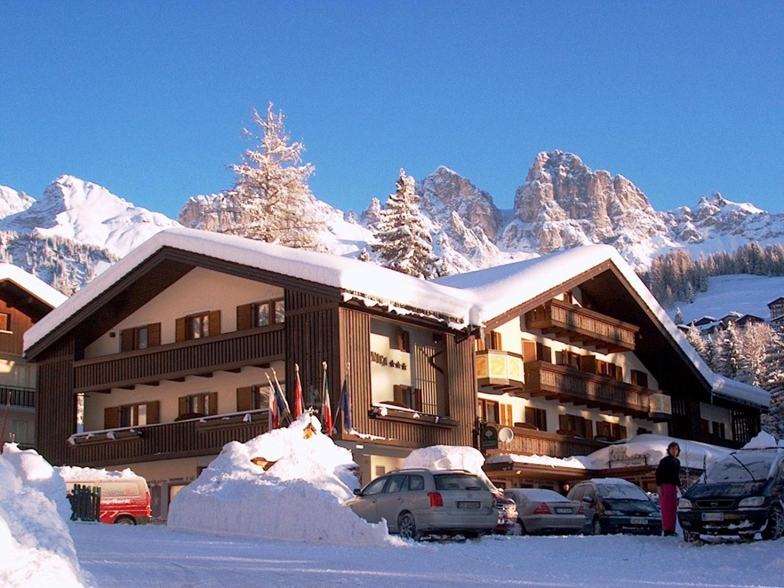 Park Hotel Arnica Фалкаде Екстериор снимка