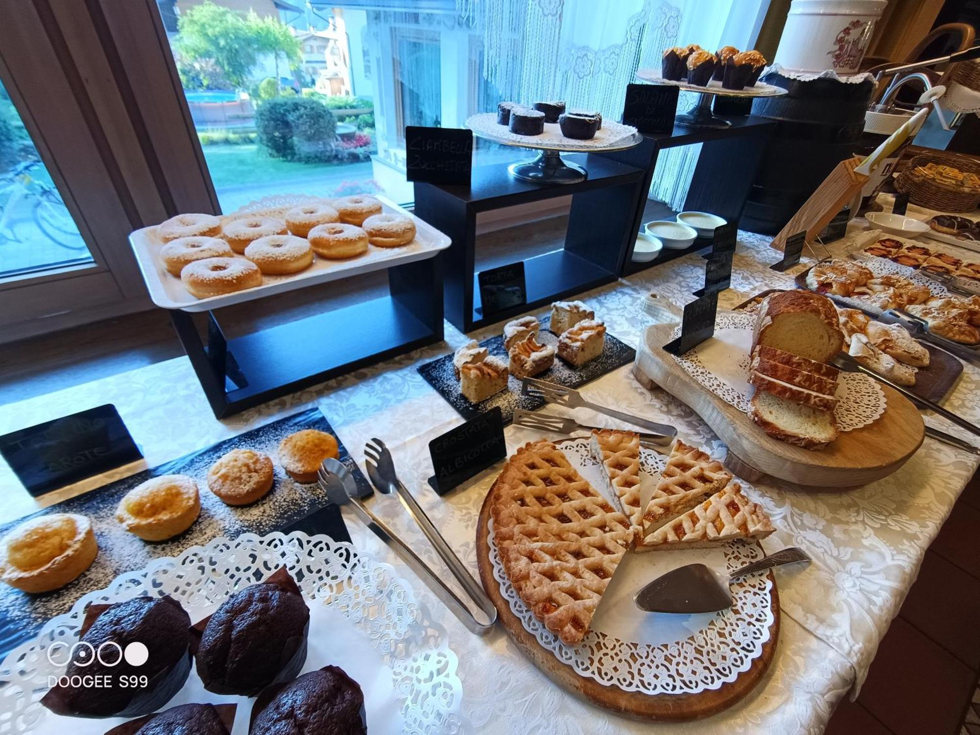 Park Hotel Arnica Фалкаде Екстериор снимка