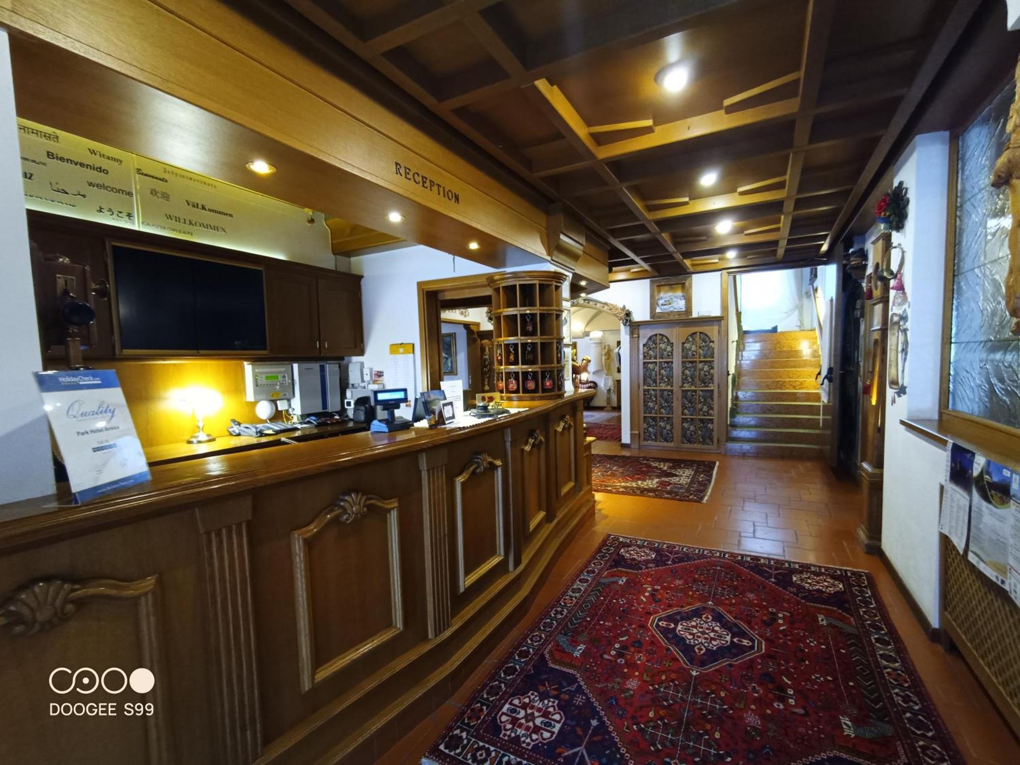 Park Hotel Arnica Фалкаде Екстериор снимка