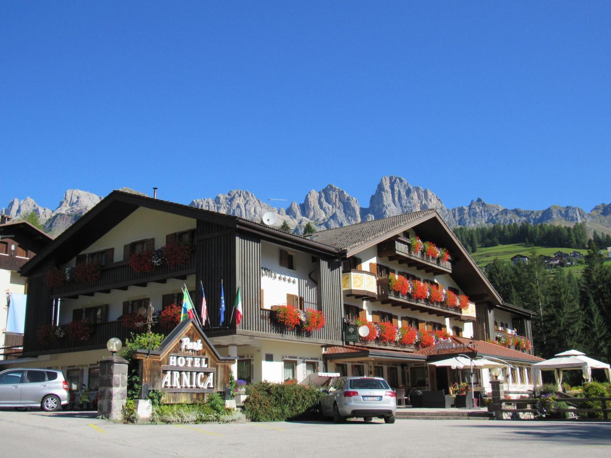 Park Hotel Arnica Фалкаде Екстериор снимка